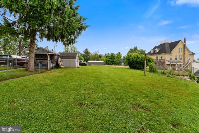 412 APPLE AVE, Middletown, PA 17057