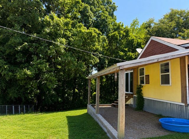 374 State Line Rd, Loretto, TN 38469