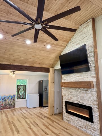 374 State Line Rd, Loretto, TN 38469