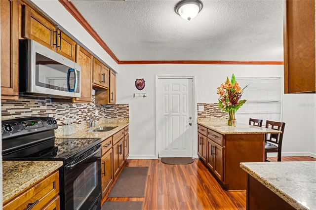 2422 BERRY ROAD, Plant City, FL 33567