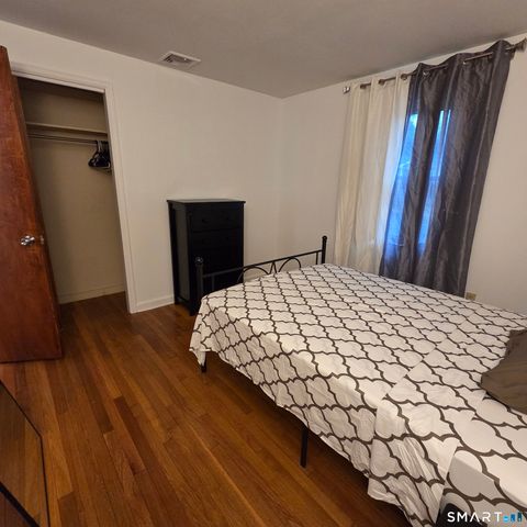 48 Collier Circle, Hamden, CT 06518