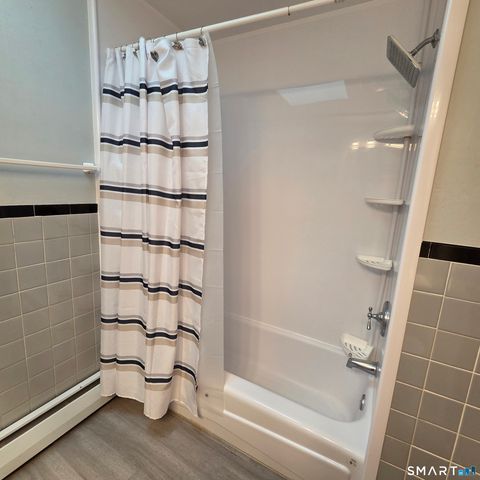 48 Collier Circle, Hamden, CT 06518