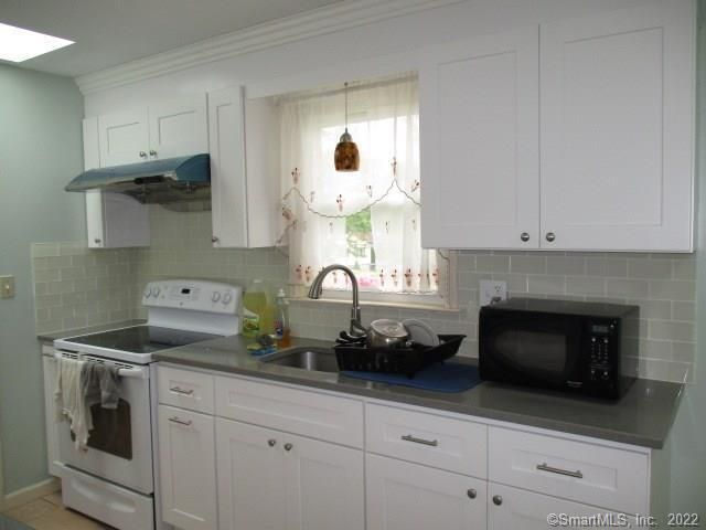 48 Collier Circle, Hamden, CT 06518