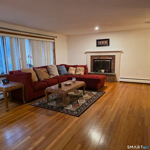 48 Collier Circle, Hamden, CT 06518
