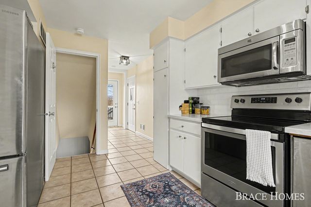 6835 Country View Drive, Kalamazoo, MI 49009