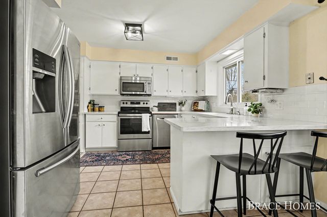 6835 Country View Drive, Kalamazoo, MI 49009