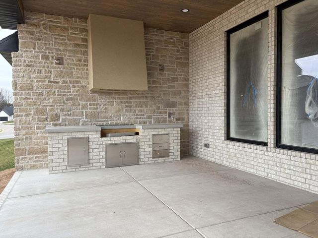 5064 E Ferdinand Court, Springfield, MO 65802