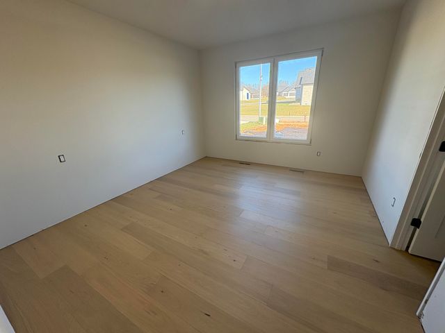 5064 E Ferdinand Court, Springfield, MO 65802