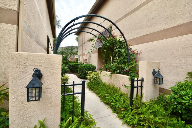 895 NORMANDY TRACE ROAD 895, Tampa, FL 33602