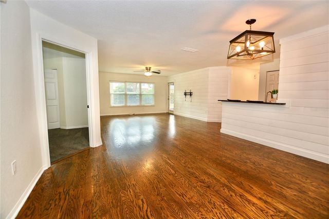 895 NORMANDY TRACE ROAD 895, Tampa, FL 33602