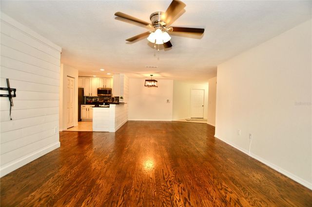 895 NORMANDY TRACE ROAD 895, Tampa, FL 33602