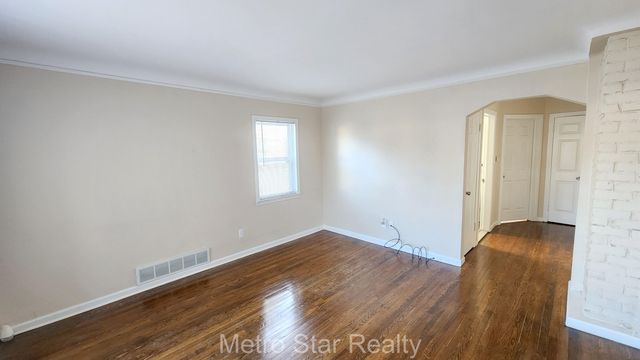 315 N Minerva Avenue, Royal Oak, MI 48067