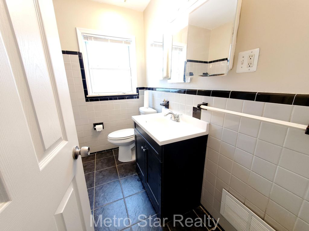 315 N Minerva Avenue, Royal Oak, MI 48067