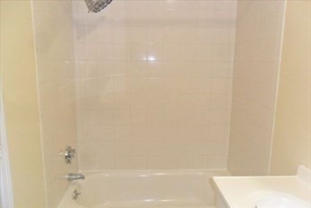 848 Waverly St 4, Framingham, MA 01702