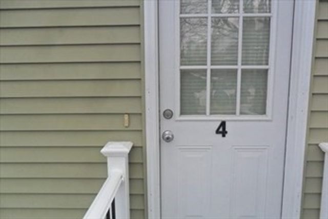 848 Waverly St 4, Framingham, MA 01702