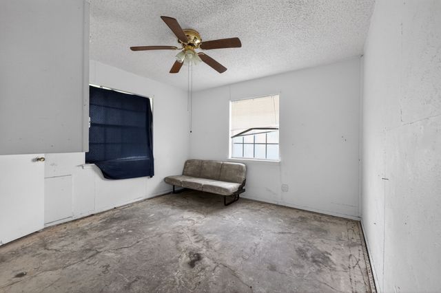401 Peach Street, Sanger, TX 76266