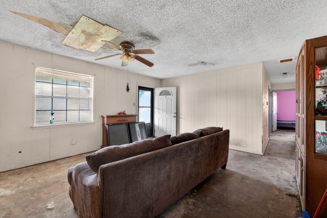 401 Peach Street, Sanger, TX 76266
