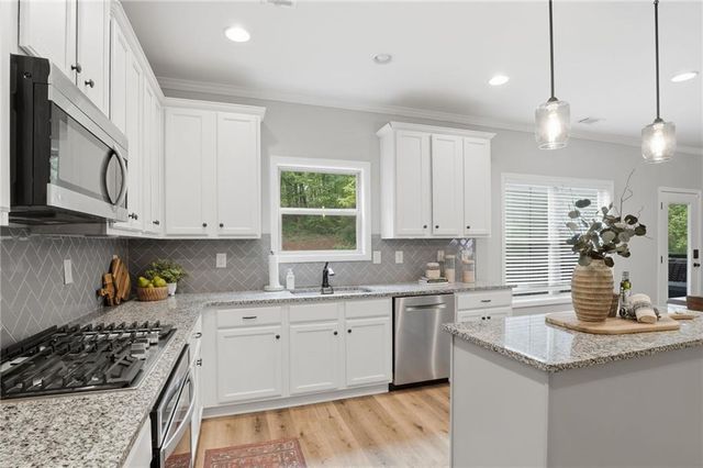 6175 Providence Lake Drive, Gainesville, GA 30506