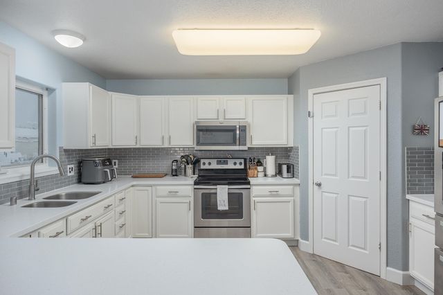 2418 GOLF COURT, North Pole, AK 99705