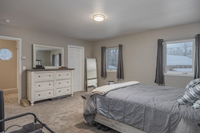 2418 GOLF COURT, North Pole, AK 99705