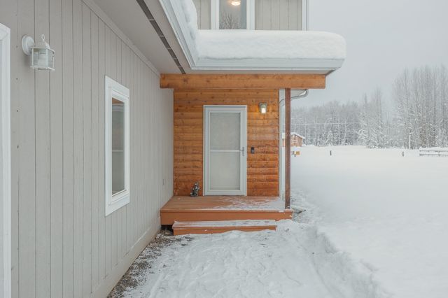 2418 GOLF COURT, North Pole, AK 99705