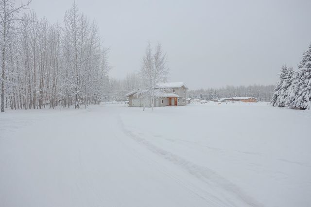 2418 GOLF COURT, North Pole, AK 99705