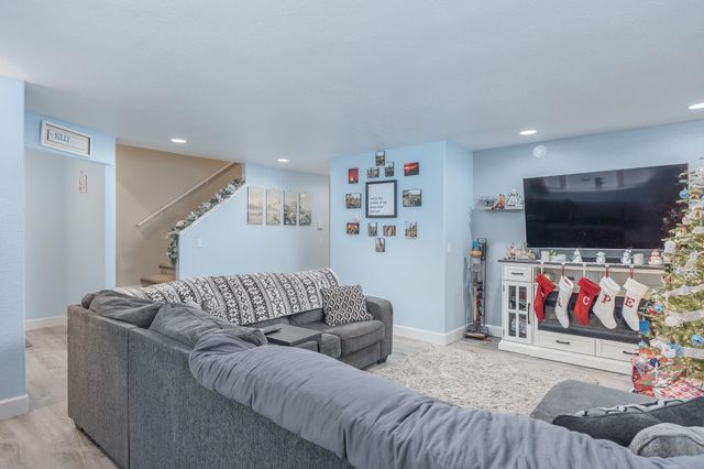 2418 GOLF COURT, North Pole, AK 99705