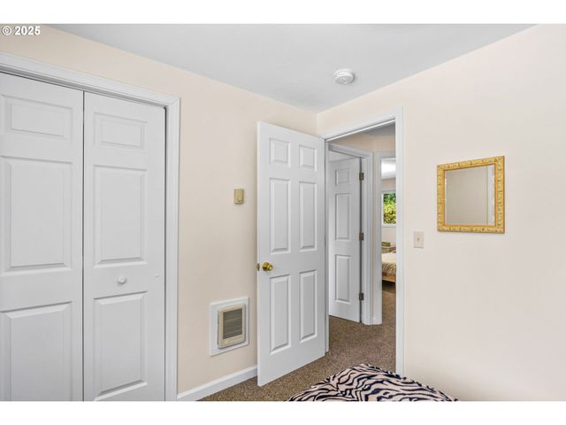 101 TIOGA Ct, Cottage Grove, OR 97424