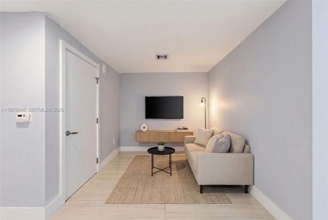 16385 Biscayne Blvd 2920, North Miami Beach, FL 33160