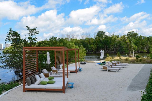 16385 Biscayne Blvd 2920, North Miami Beach, FL 33160