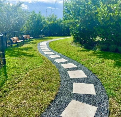 16385 Biscayne Blvd 2920, North Miami Beach, FL 33160