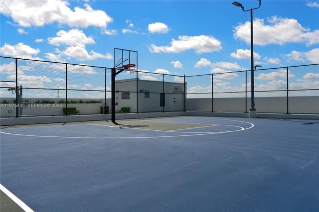 16385 Biscayne Blvd 2920, North Miami Beach, FL 33160