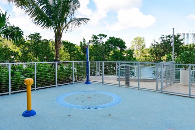 16385 Biscayne Blvd 2920, North Miami Beach, FL 33160