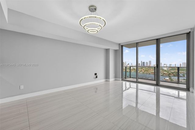 16385 Biscayne Blvd 2920, North Miami Beach, FL 33160