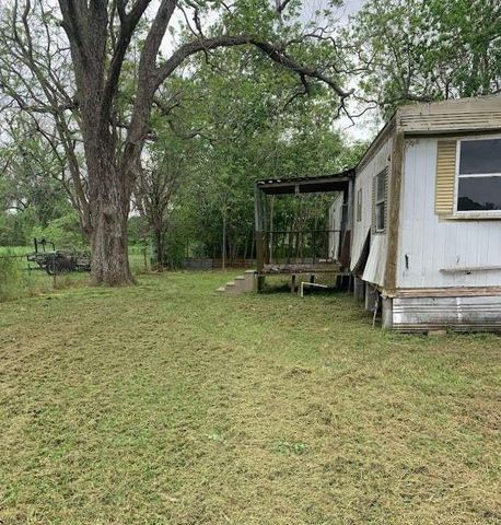164 County Road 162, Bay City, TX 77414