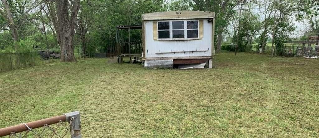 164 County Road 162, Bay City, TX 77414