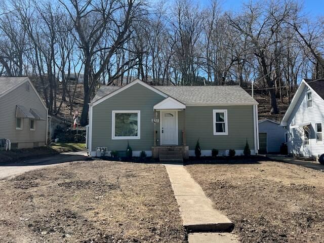 235 E ORCHARD Avenue, Council Bluffs, IA 51503