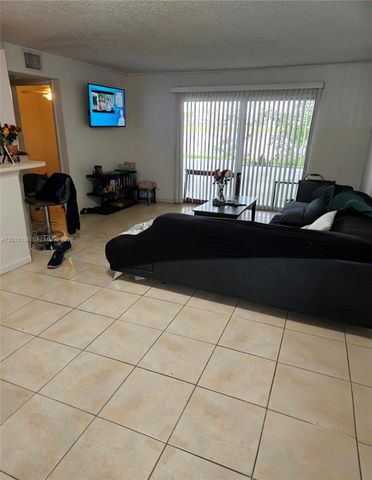 3465 NW 44th St 103, Oakland Park, FL 33309