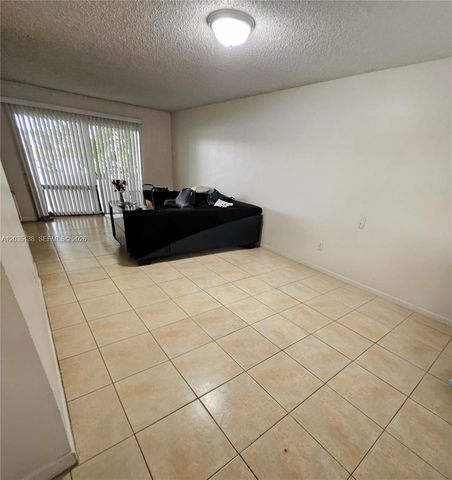 3465 NW 44th St 103, Oakland Park, FL 33309