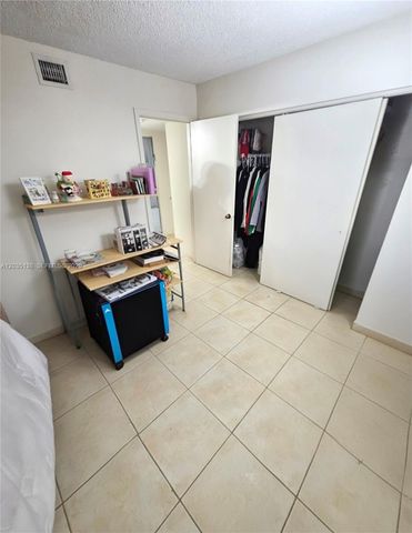 3465 NW 44th St 103, Oakland Park, FL 33309
