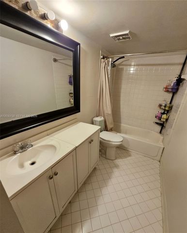 3465 NW 44th St 103, Oakland Park, FL 33309