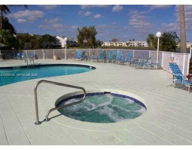 3465 NW 44th St 103, Oakland Park, FL 33309