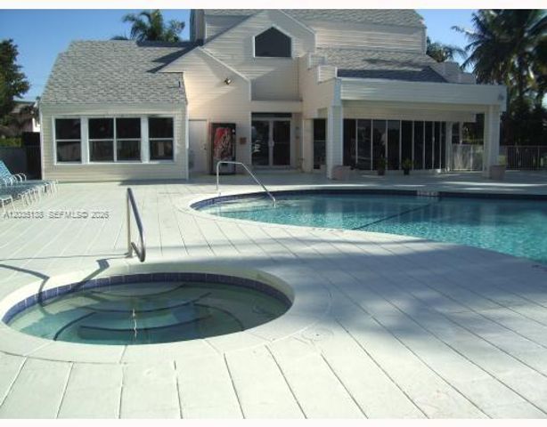 3465 NW 44th St 103, Oakland Park, FL 33309