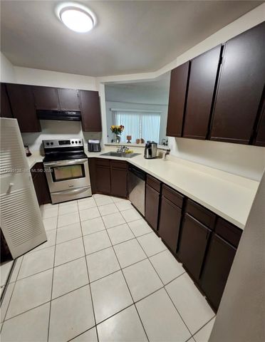 3465 NW 44th St 103, Oakland Park, FL 33309