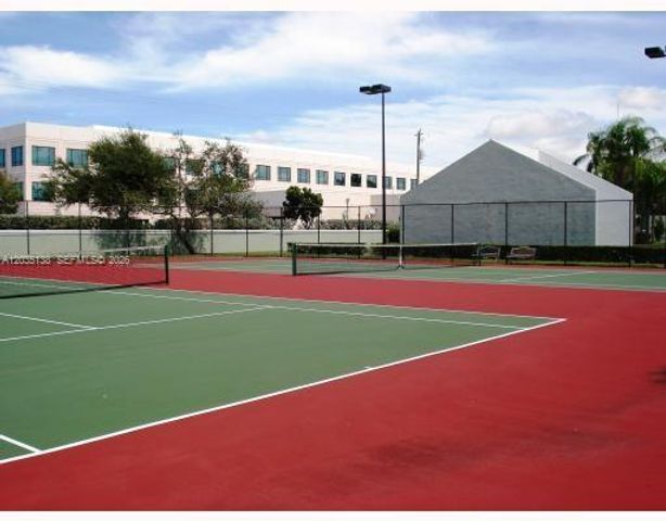 3465 NW 44th St 103, Oakland Park, FL 33309