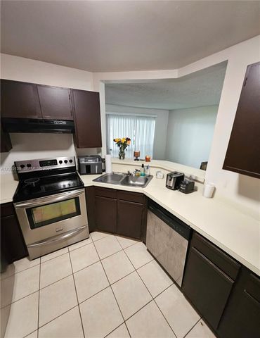 3465 NW 44th St 103, Oakland Park, FL 33309