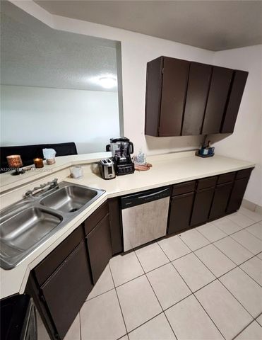 3465 NW 44th St 103, Oakland Park, FL 33309