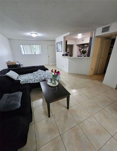3465 NW 44th St 103, Oakland Park, FL 33309