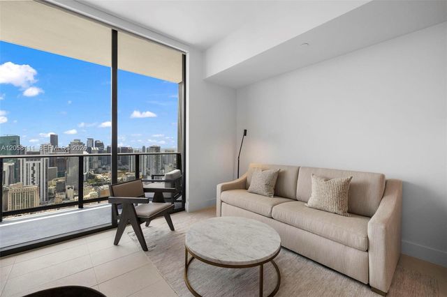 159 NE 6th St 5008, Miami, FL 33132