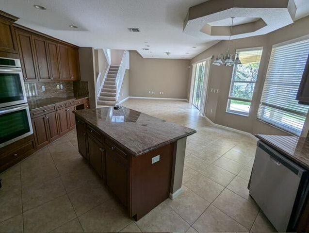 9015 Alexandra Circle, Wellington, FL 33414